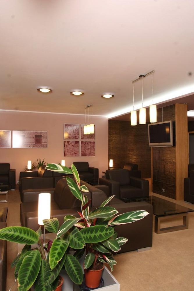 Hotel Trend Пльзень Экстерьер фото