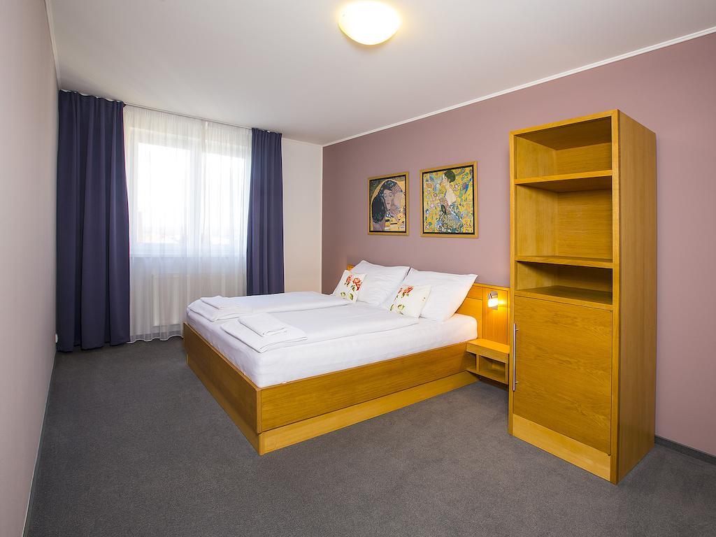 Hotel Trend Пльзень Экстерьер фото