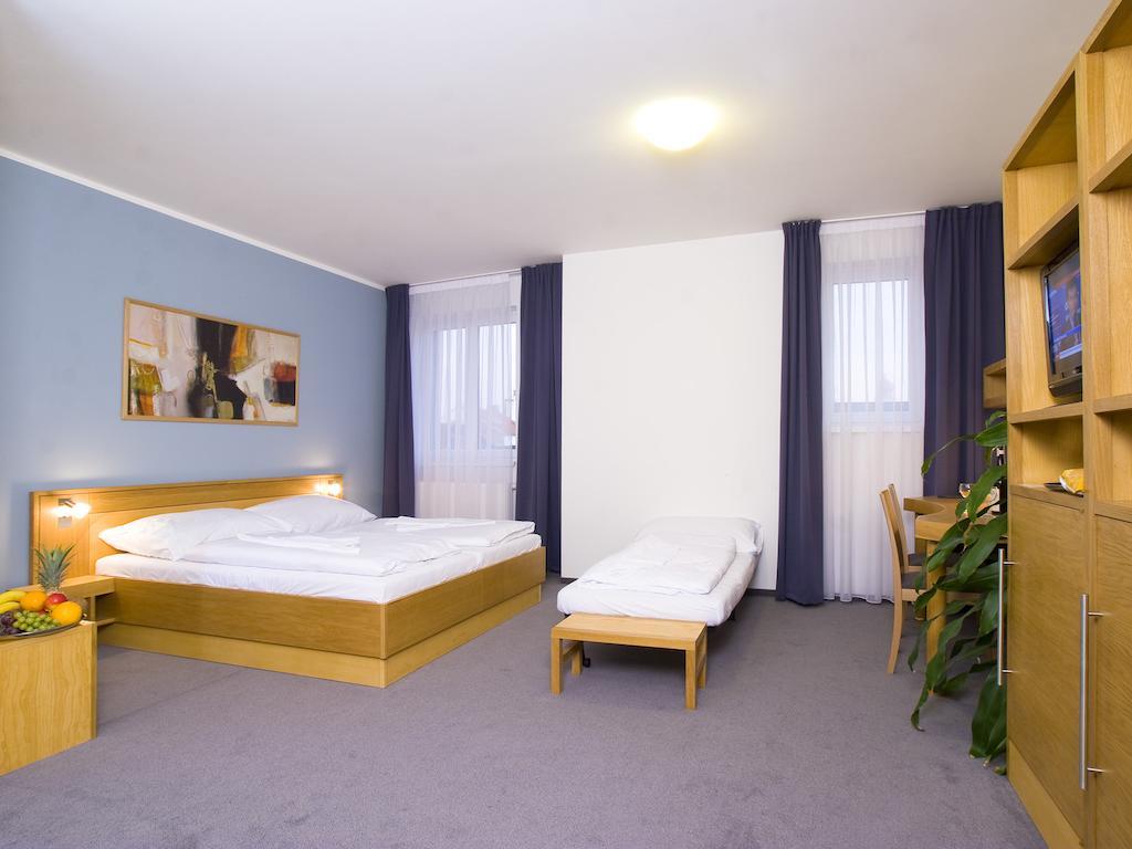 Hotel Trend Пльзень Экстерьер фото
