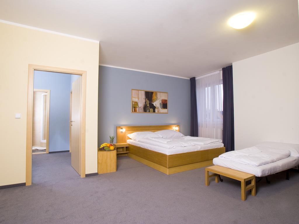 Hotel Trend Пльзень Экстерьер фото